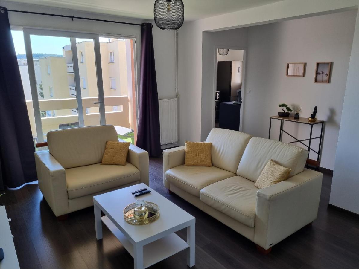 Bel appartement 2 chambres ,résidence privée Givet Exterior foto